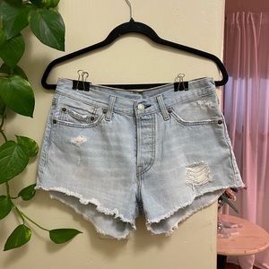 Levi’s Shorts SIZE:27